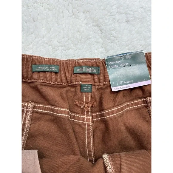 Wild Fable Mid Rise Utility Cargo Shorts Brown Low Stretch Women's Large NWT - Picture 5 of 9